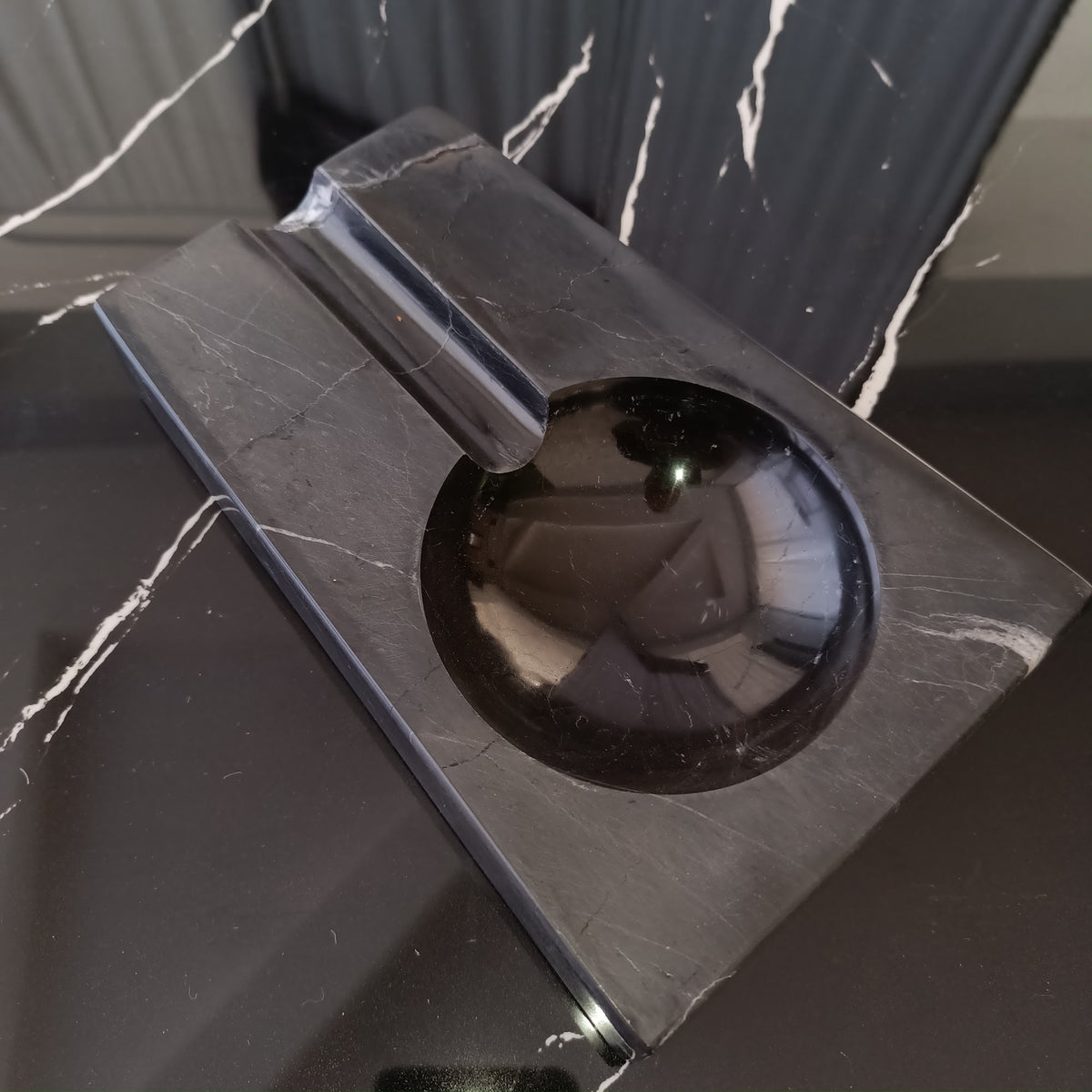 Nero Marquina Cigar Ashtray with Long Rest
