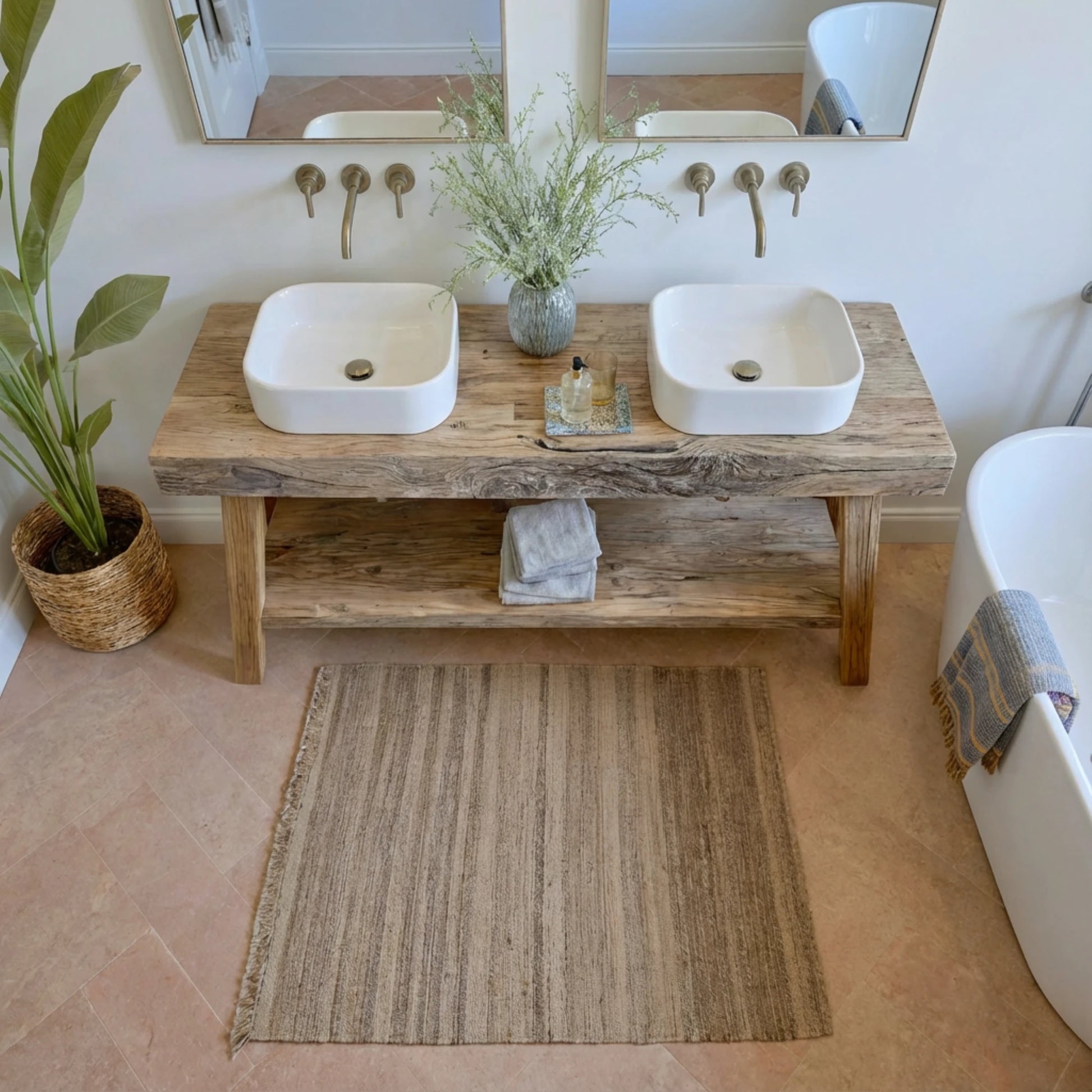 Rustikaler Badezimmer-Waschtisch mit Einzel- oder Doppelwaschbecken – schmales Live Edge-Holz