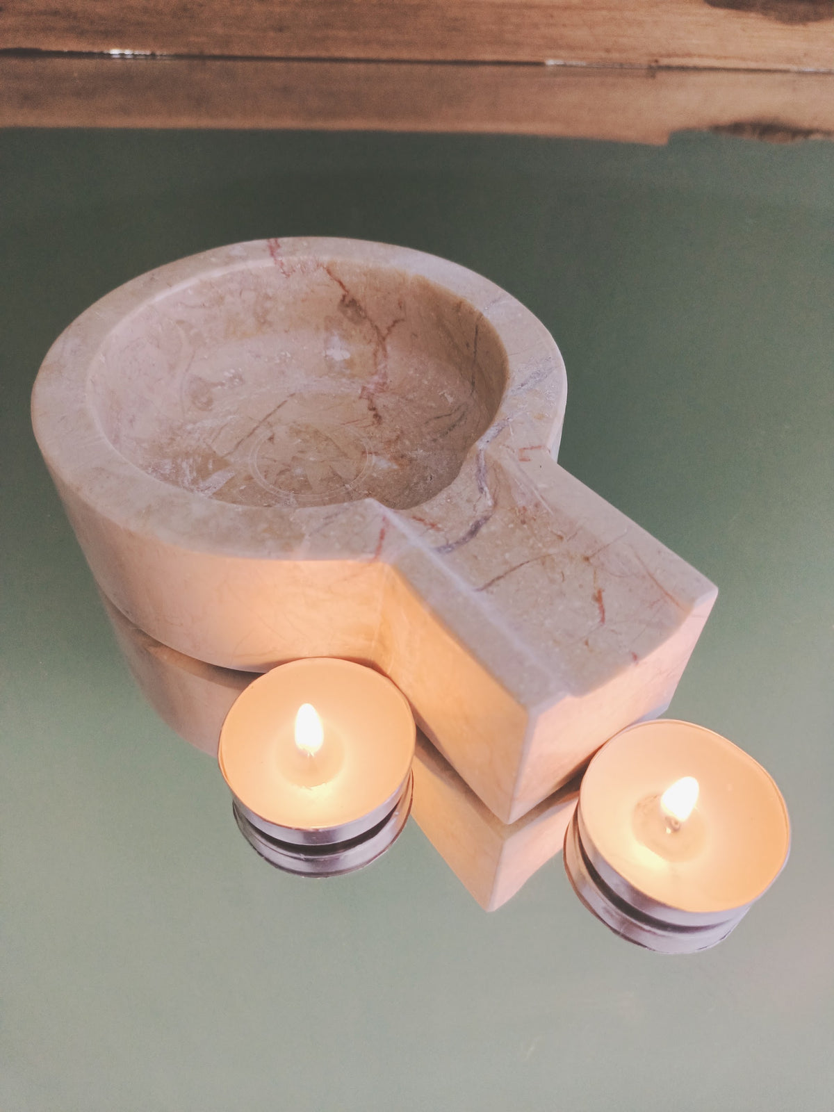 Cream Marble Keyhole Cigar Ashtray
