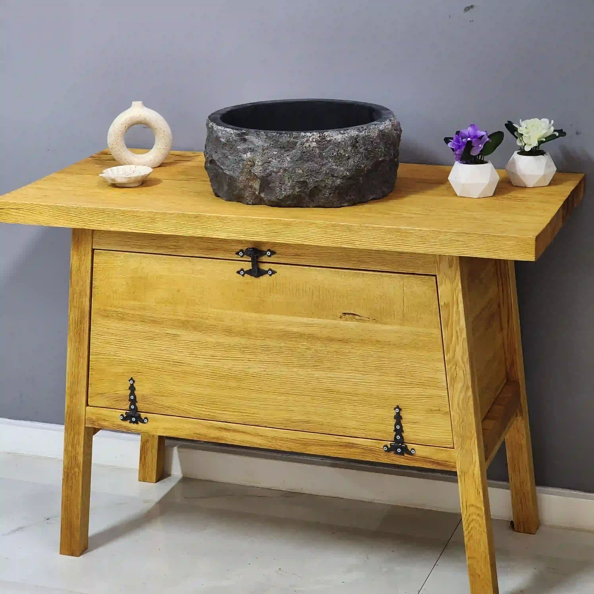 Rustikaler Badezimmer-Waschtisch mit Einzel- oder Doppelwaschbecken – schmales Live Edge-Holz