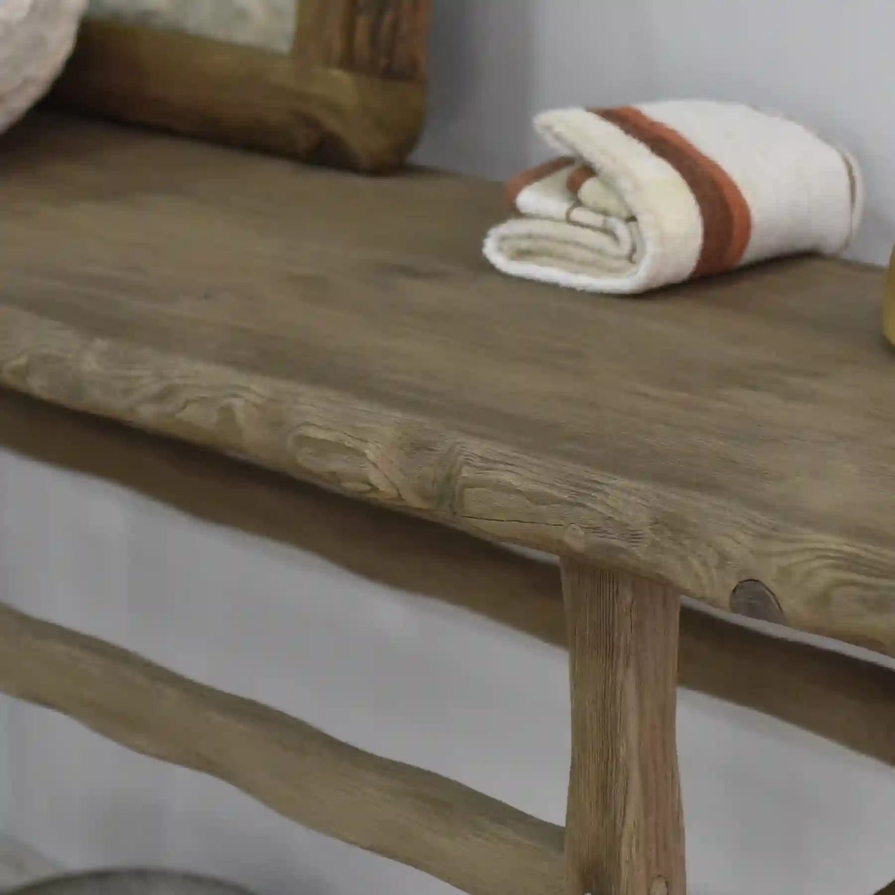 Rustikales Badezimmer-Waschbecken – Bauernhaus, schmales Live Edge-Holz