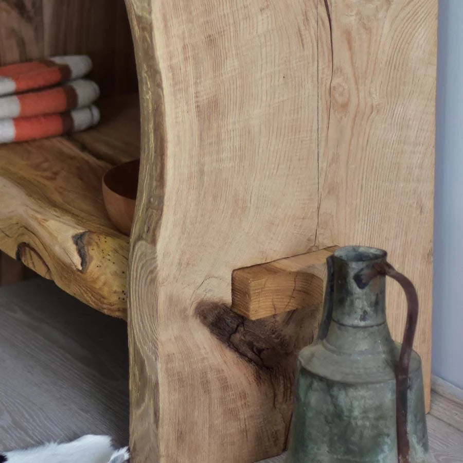 Rustikaler Badezimmer-Waschtisch mit Einzel- oder Doppelwaschbecken – schmales Live Edge-Holz