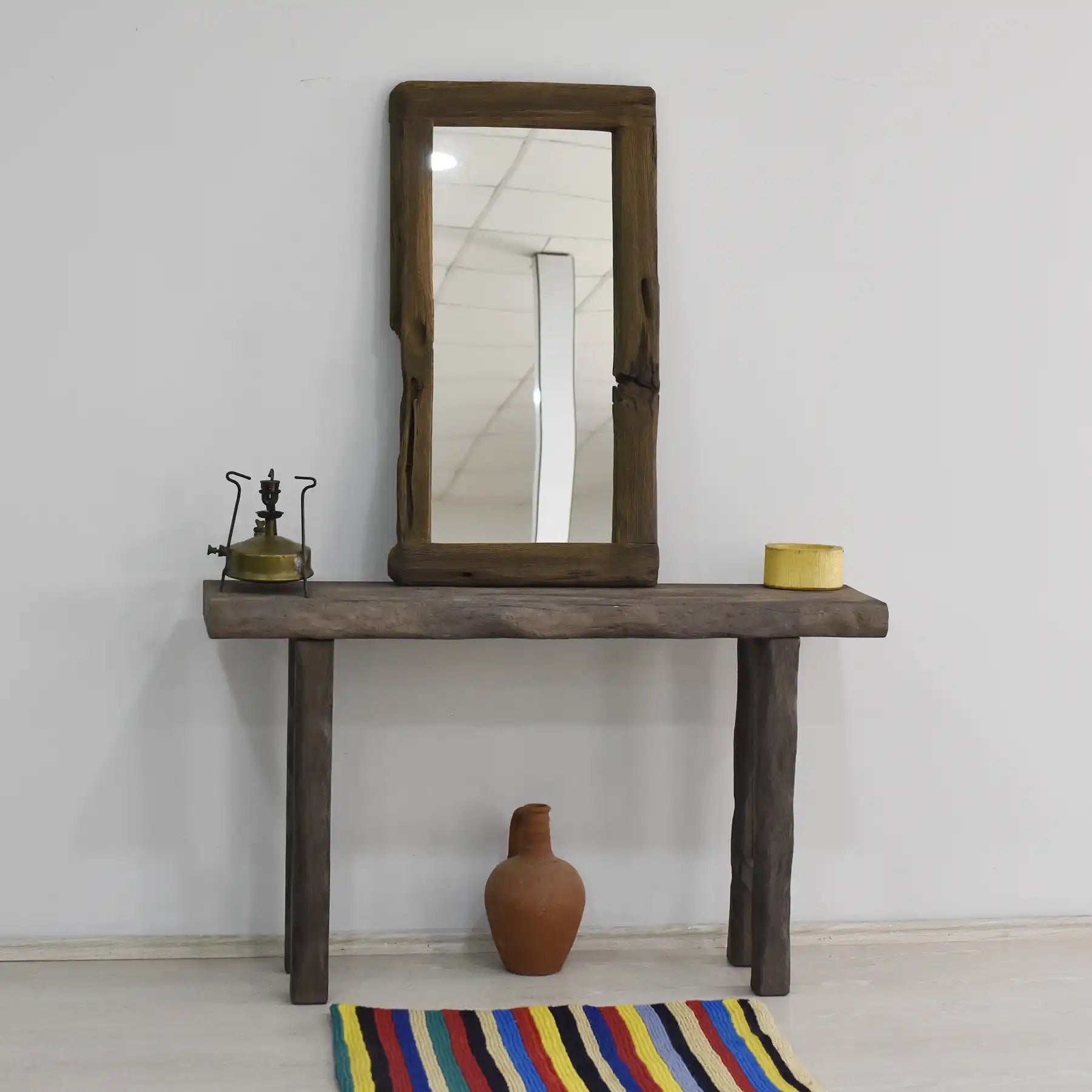 Rustikaler Badezimmer-Waschtisch mit Einzel- oder Doppelwaschbecken – schmales Live Edge-Holz