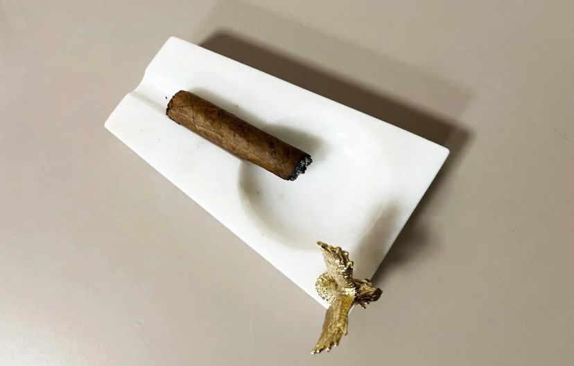 White Marble Cigar Ashtray with Silver Horse – handcrafted natural stone, view 4