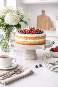 Calacatta Viola Cake Stand with Silver Ball Feet