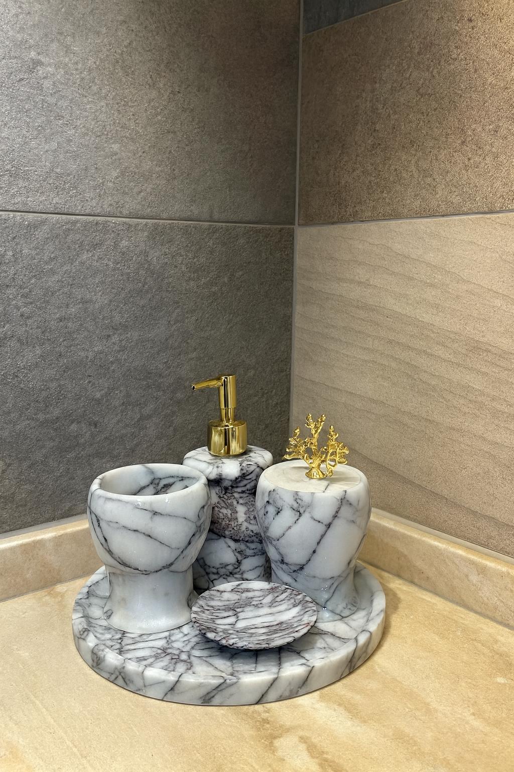 Calacatta Viola Marble Bathroom Set with Round Tray