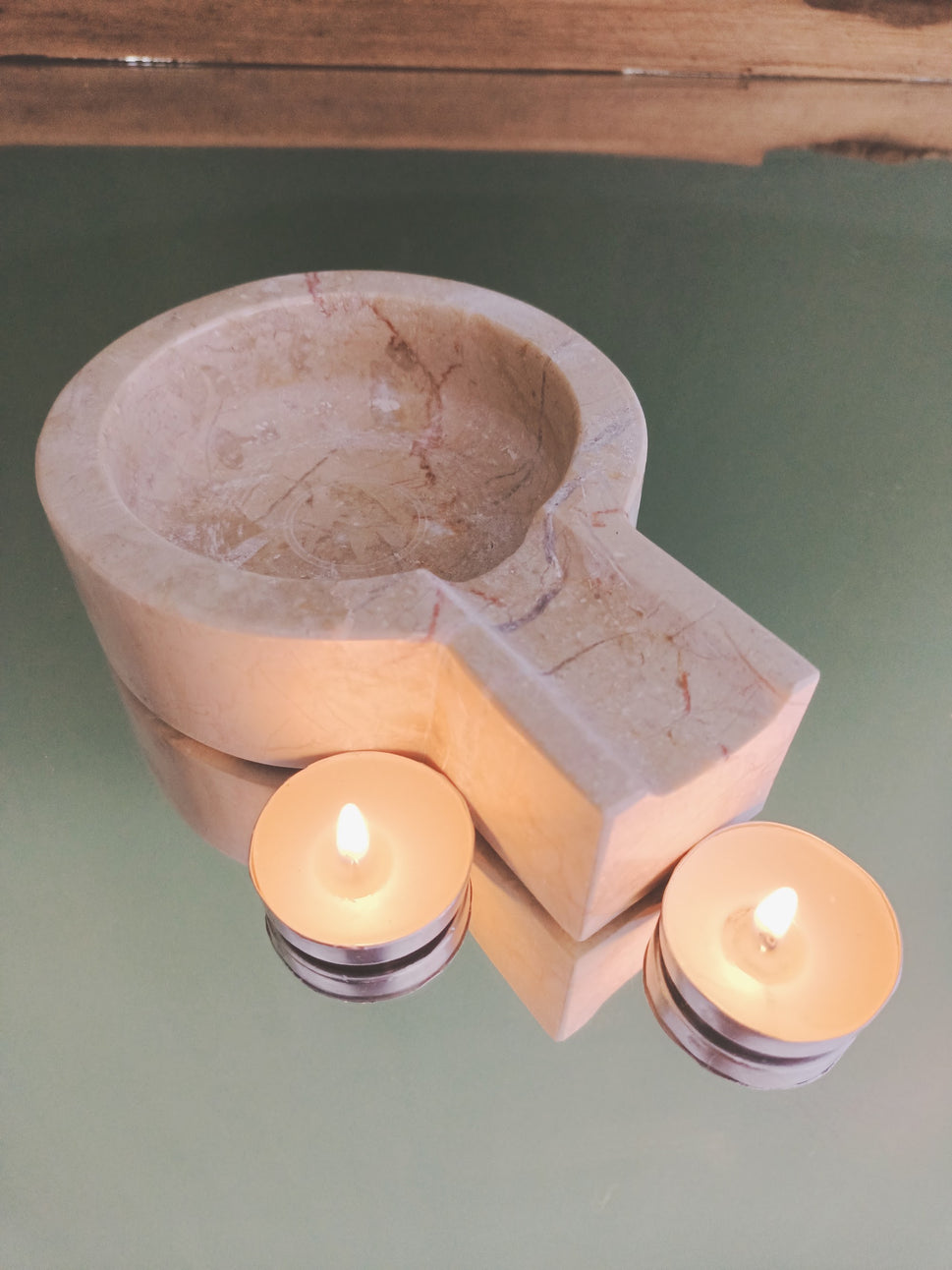 Cream Marble Keyhole Cigar Ashtray