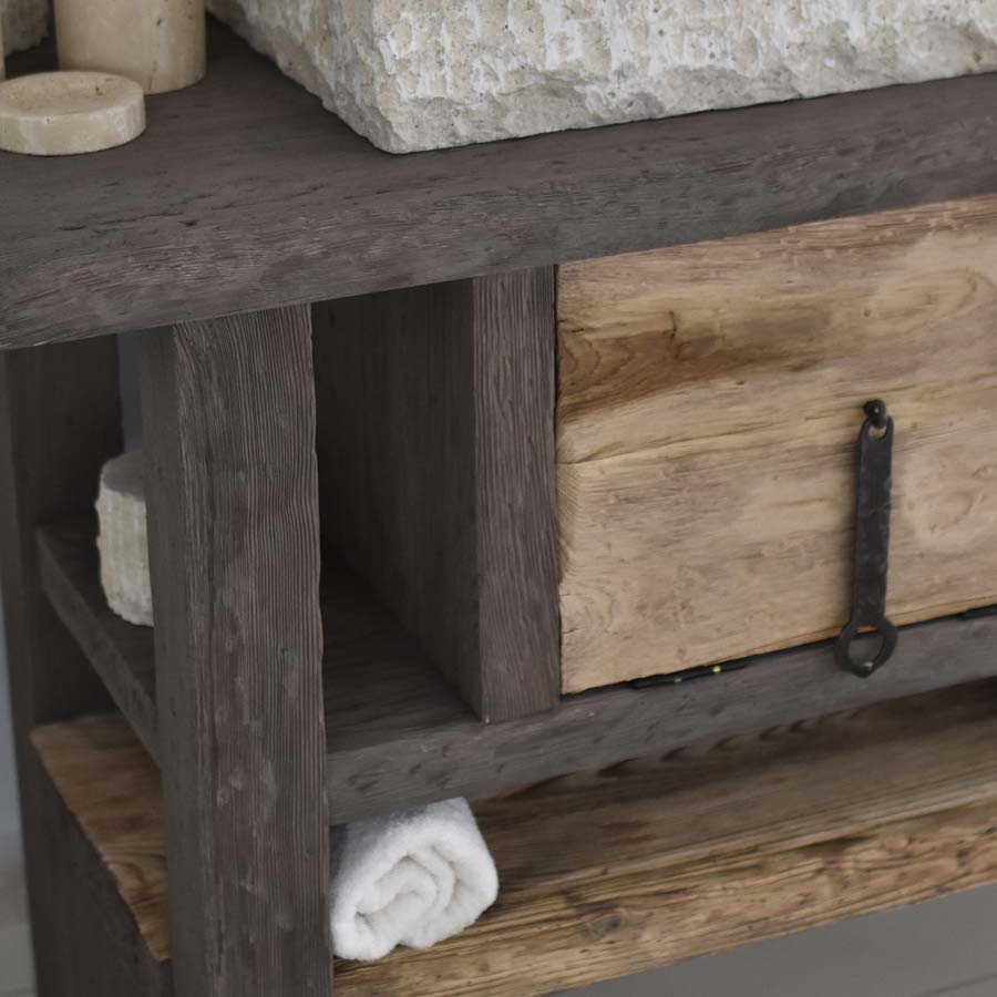Rustikale Badezimmerwaschtische - Maßgefertigtes schmales Bauernhaus-Holz mit natürlicher Kante