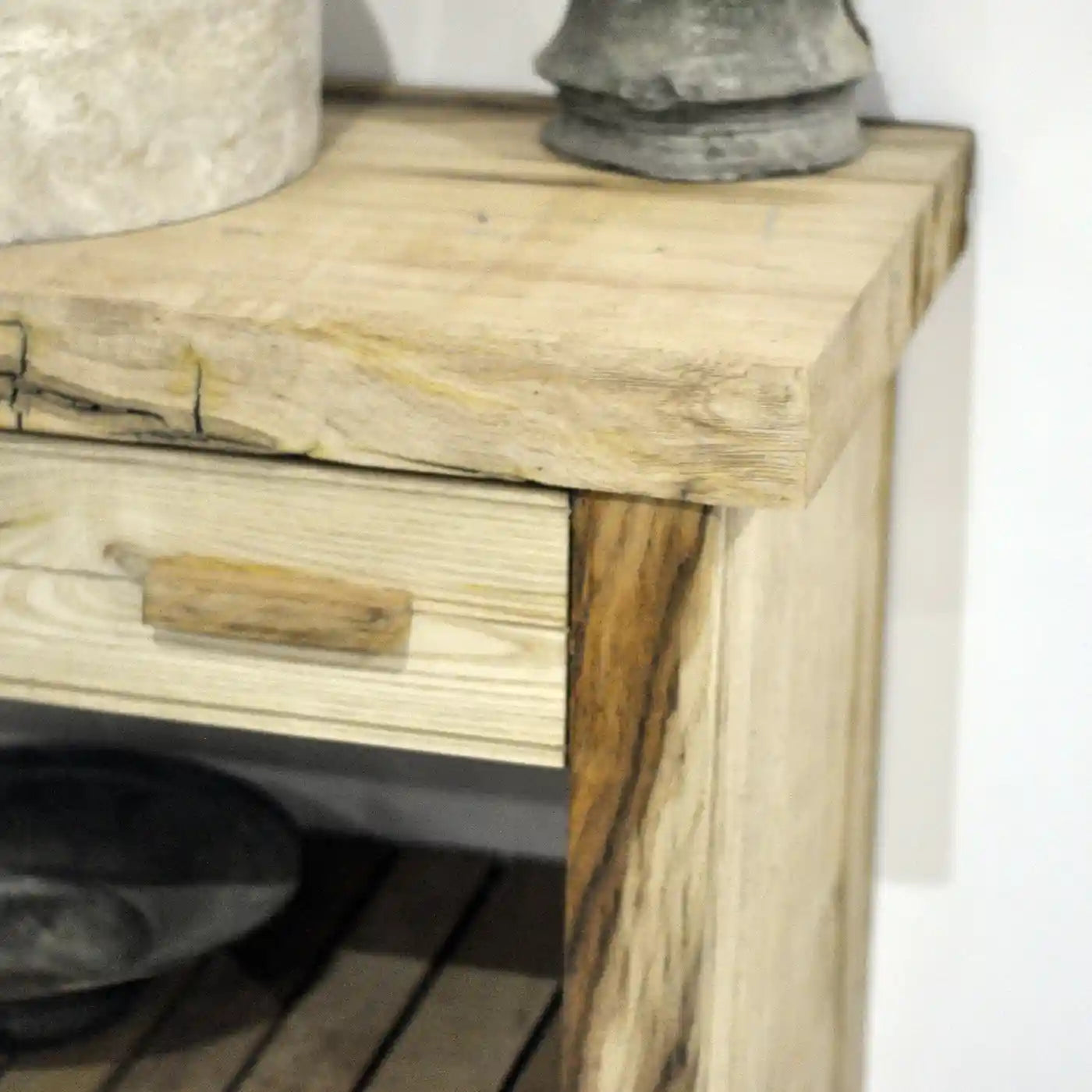 Rustikaler Badezimmer-Waschtisch mit Einzel- oder Doppelwaschbecken – schmales Live Edge-Holz 