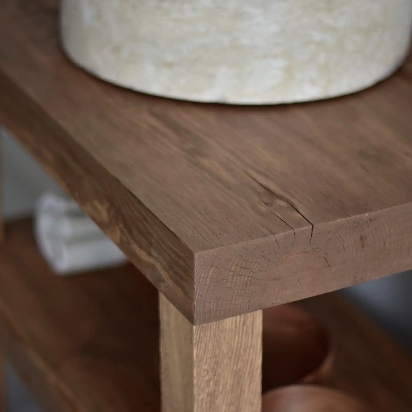 Rustikale Badezimmerwaschtische - Schmaler Waschtisch aus Holz im Landhausstil mit natürlicher Kante