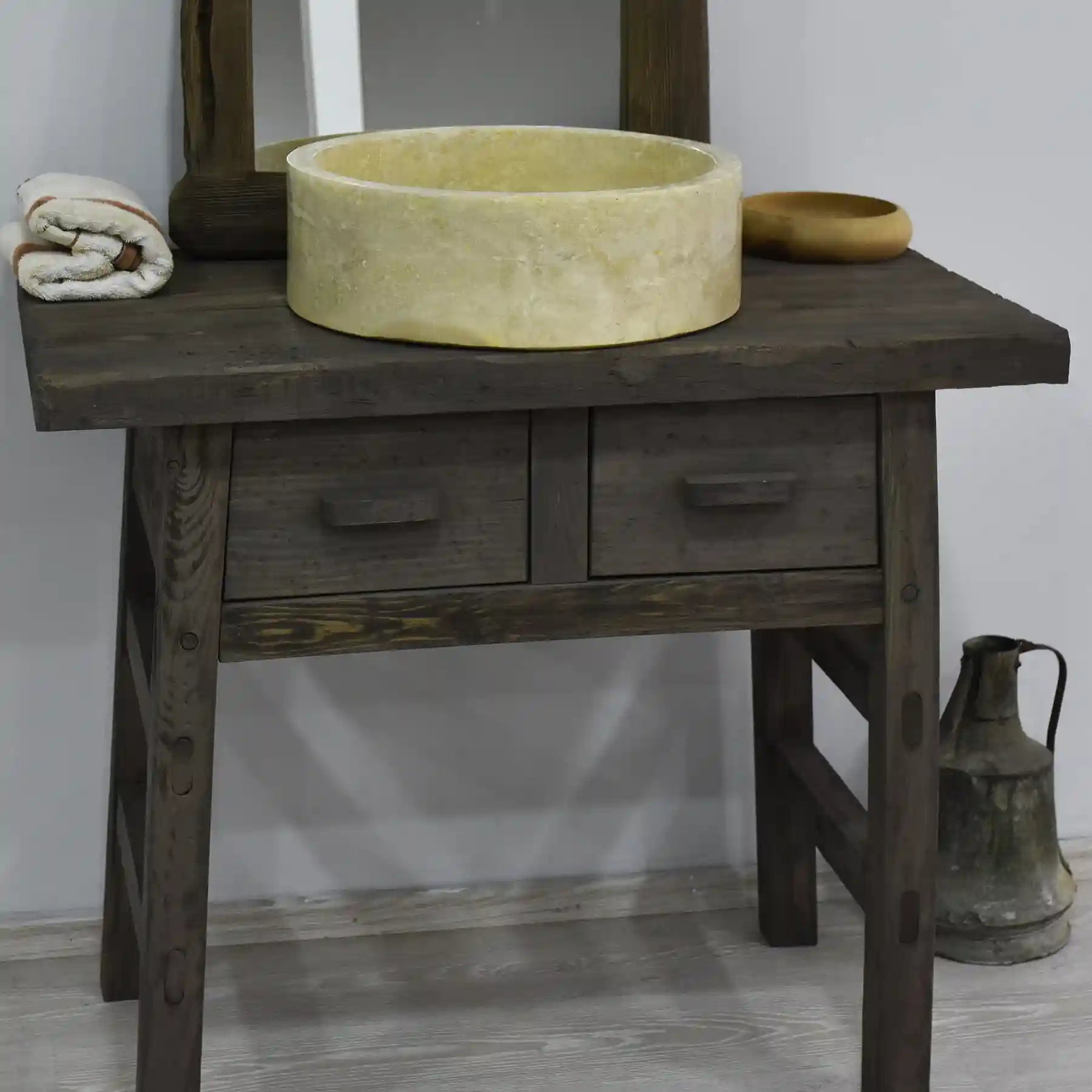 Rustikales Badezimmer-Waschbecken - Maßgefertigtes, schmales Bauernhaus-Waschbecken aus Holz mit natürlicher Kante