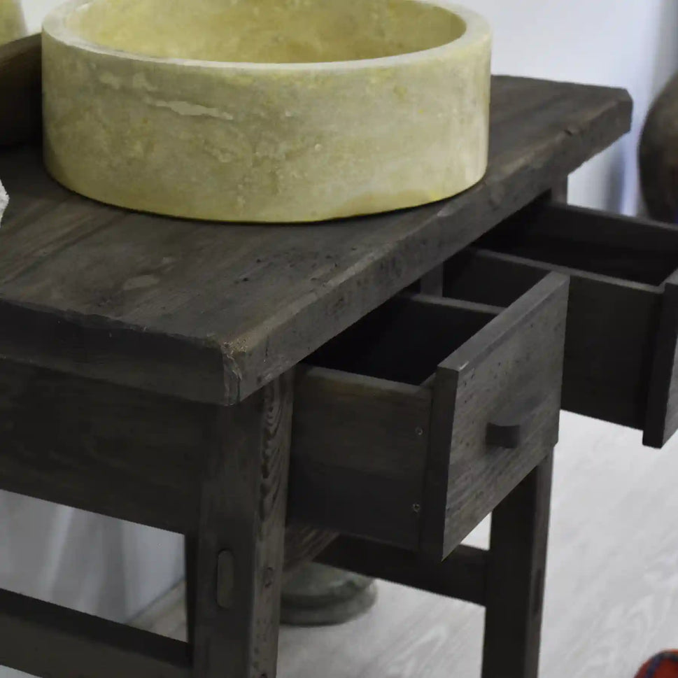 Rustikales Badezimmer-Waschbecken - Maßgefertigtes, schmales Bauernhaus-Waschbecken aus Holz mit natürlicher Kante