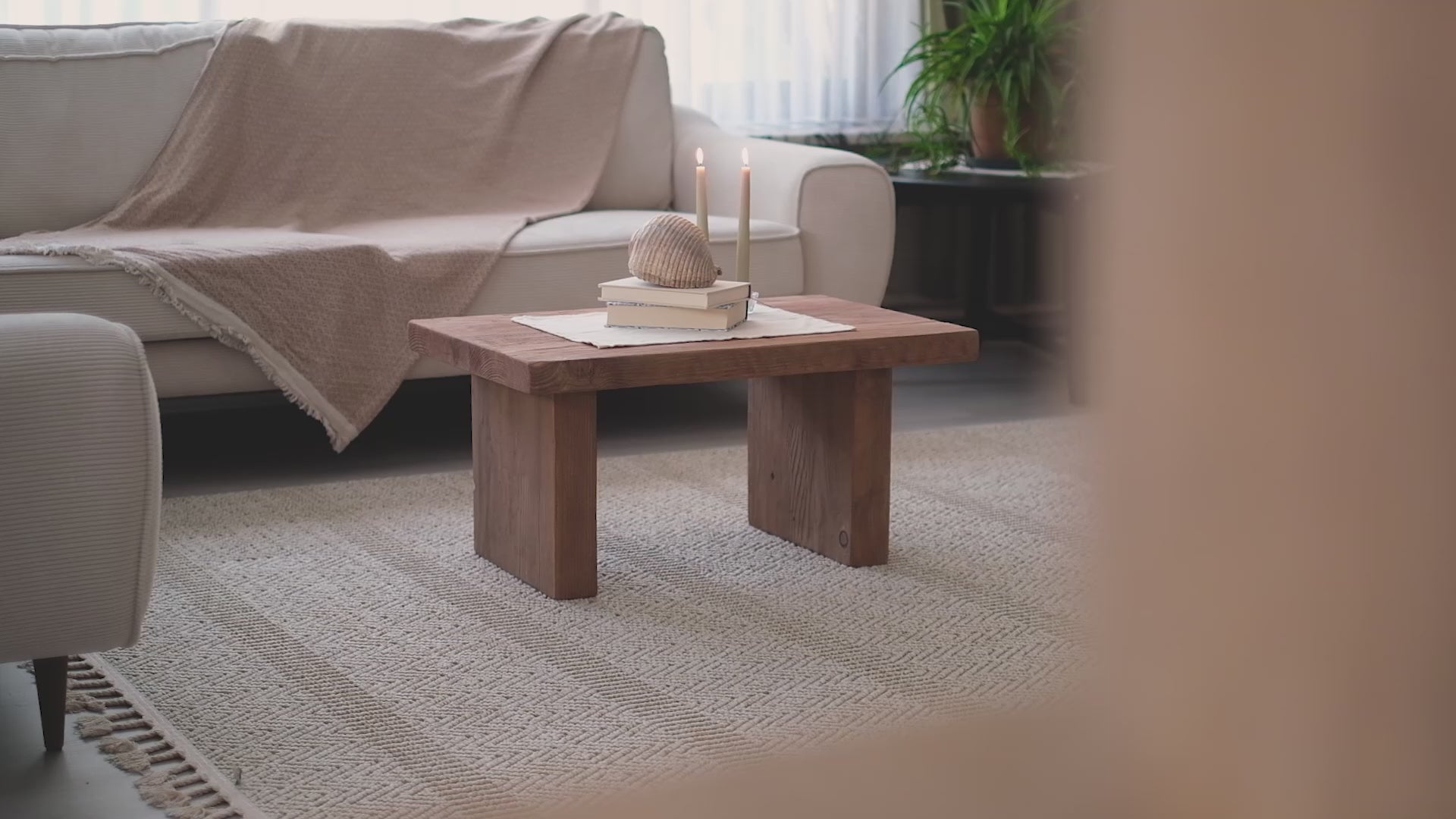 <span class='visually-hidden'>Load video: </span>2